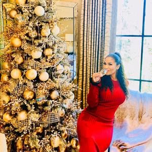 Meet your Posher, Monique